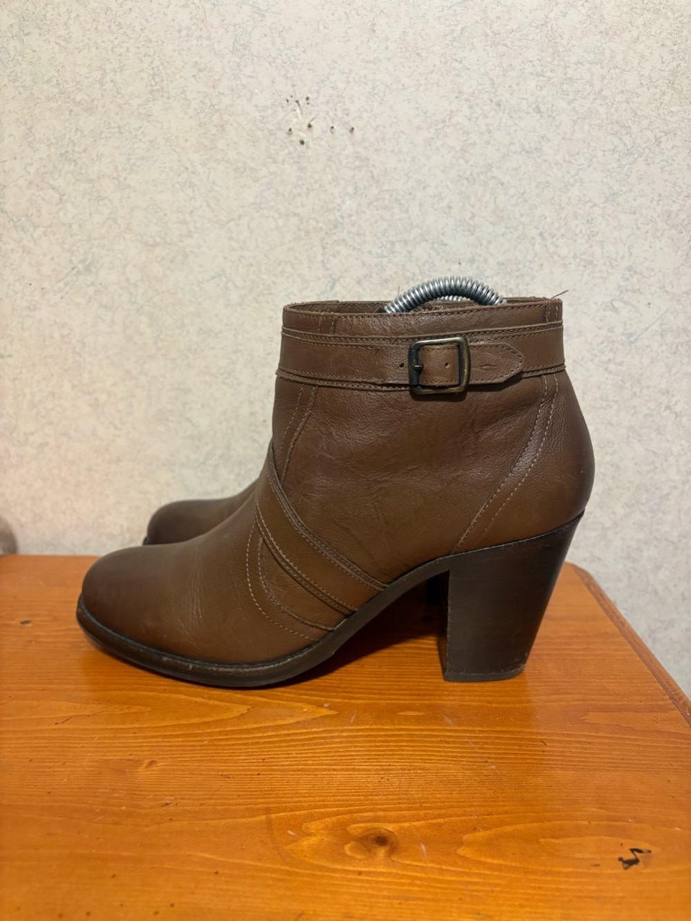 Ariat two24 Ready To Go Brown Leather Ankle Boot with Buckle - Women's size 10